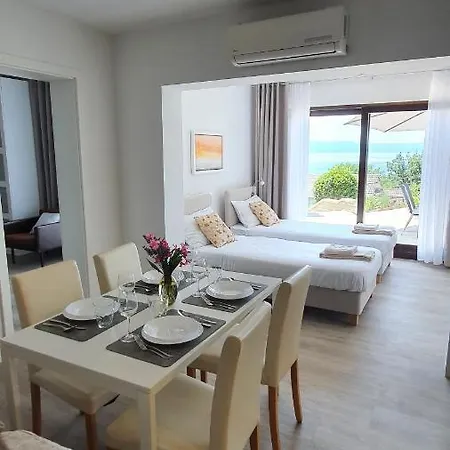 Divine View Apartma Njivice Exterior photo