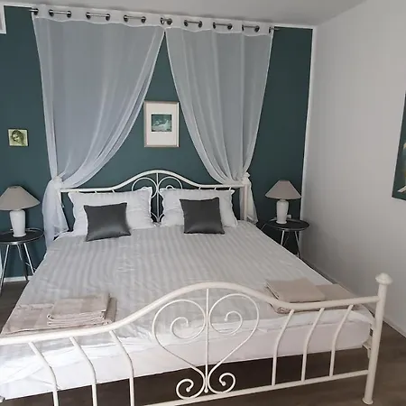 Divine View Apartma Njivice Exterior photo