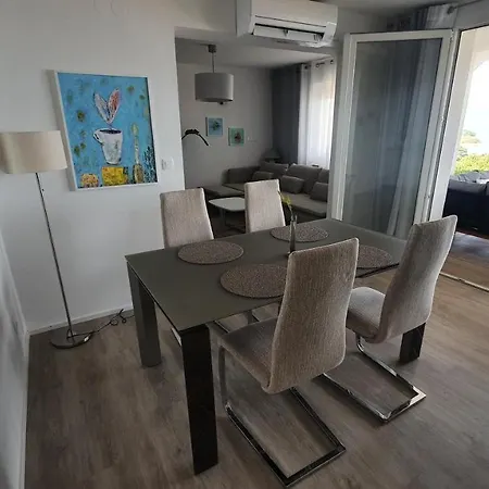 Divine View Apartma Njivice Exterior photo